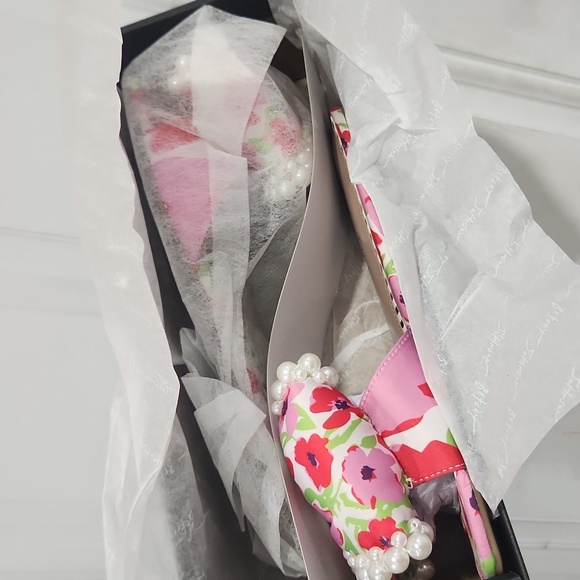 🔹️ Betsey Johnson🔹️ LIAH Womens Satin Pearl trim Flatform Sandals ✨️🌸 - Picture 12 of 13